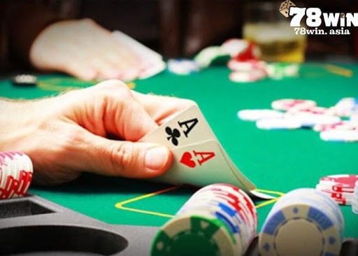 Poker sẽ được chơi thông quá các vòng cá cược
